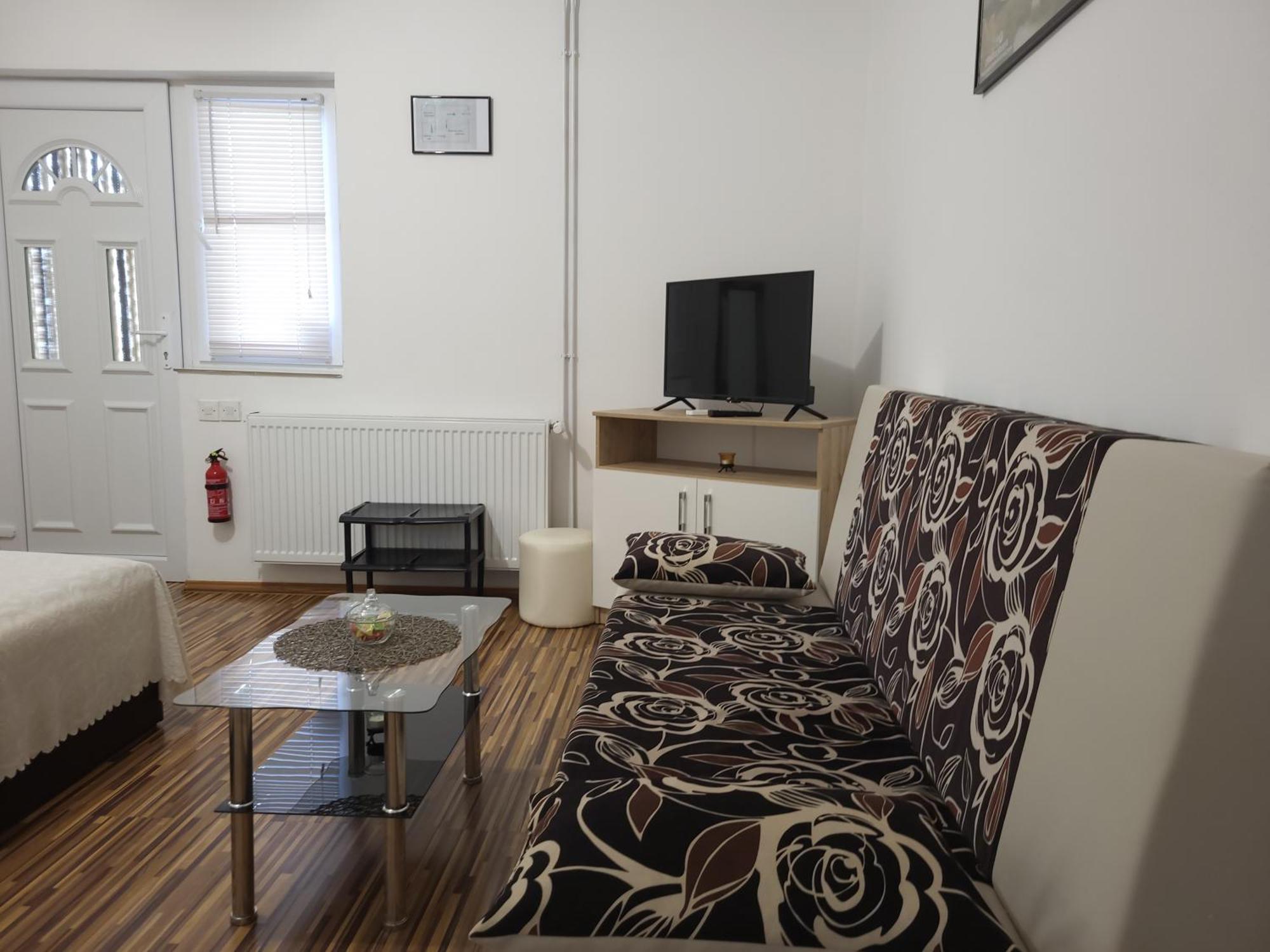 Apartment & Room Toma Smoljanac Bagian luar foto