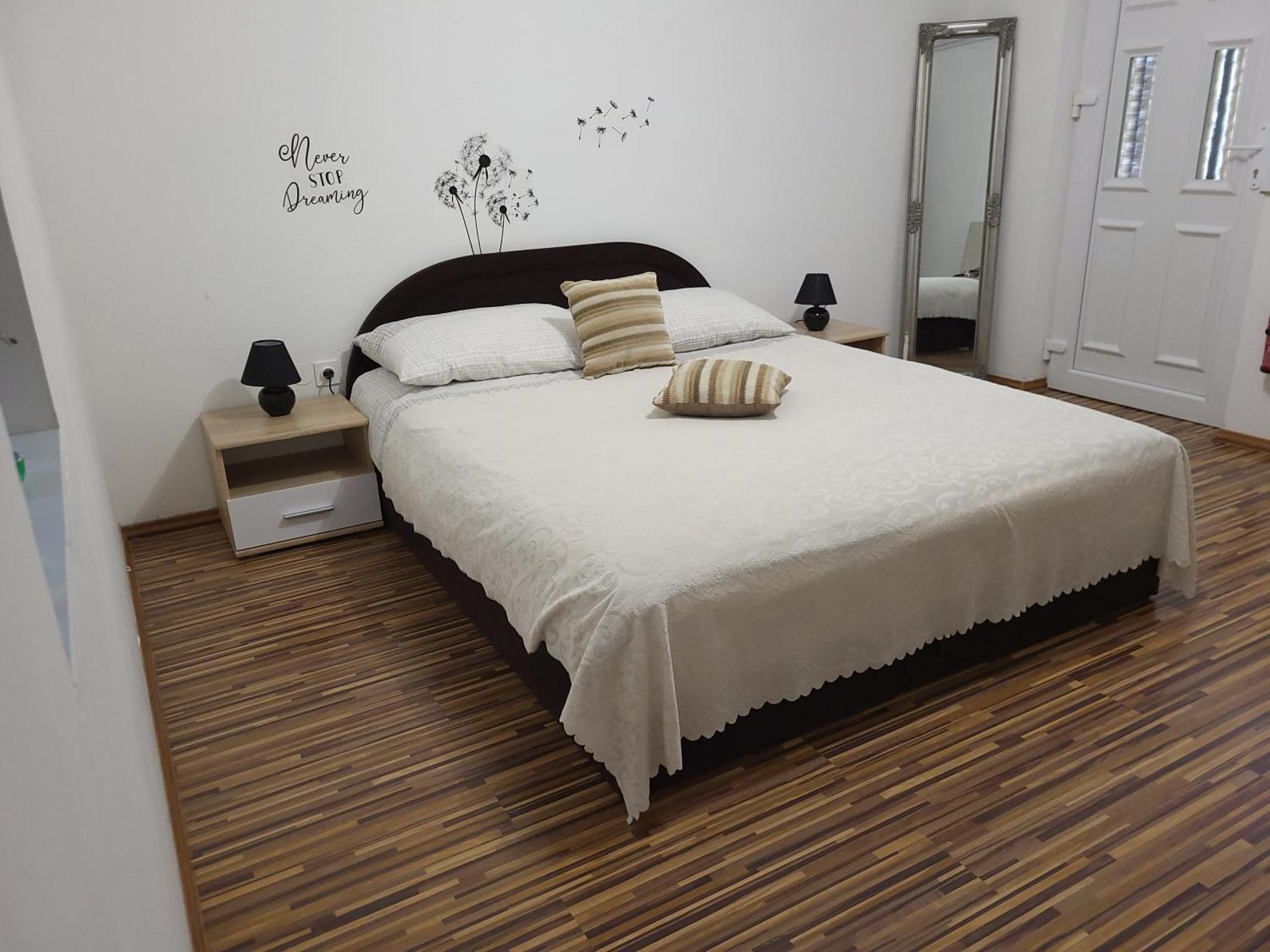 Apartment & Room Toma Smoljanac Bagian luar foto