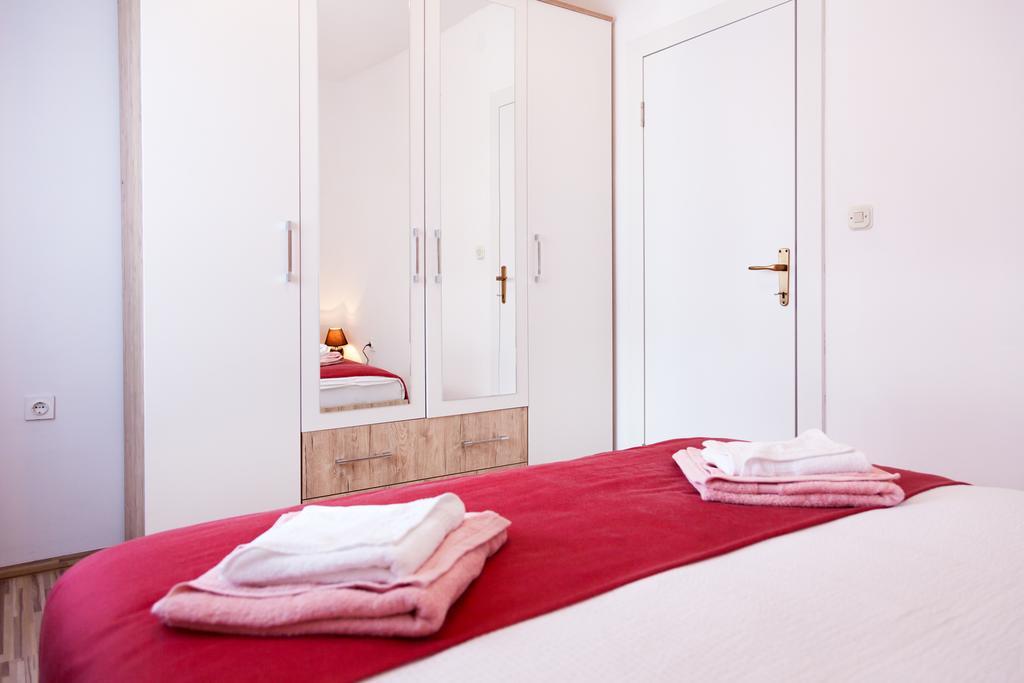 Apartment & Room Toma Smoljanac Bagian luar foto
